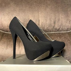 Black & Chrome Pumps Shoedazzle
